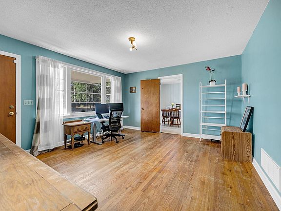 4th image of 1531 Alma Rd