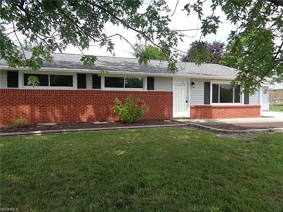 2nd image of 1785 Evergreen Dr