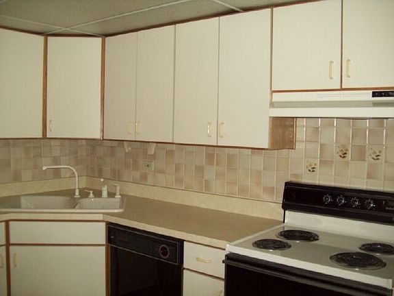 5th image of 18521 Wentworth Ave APT 2F