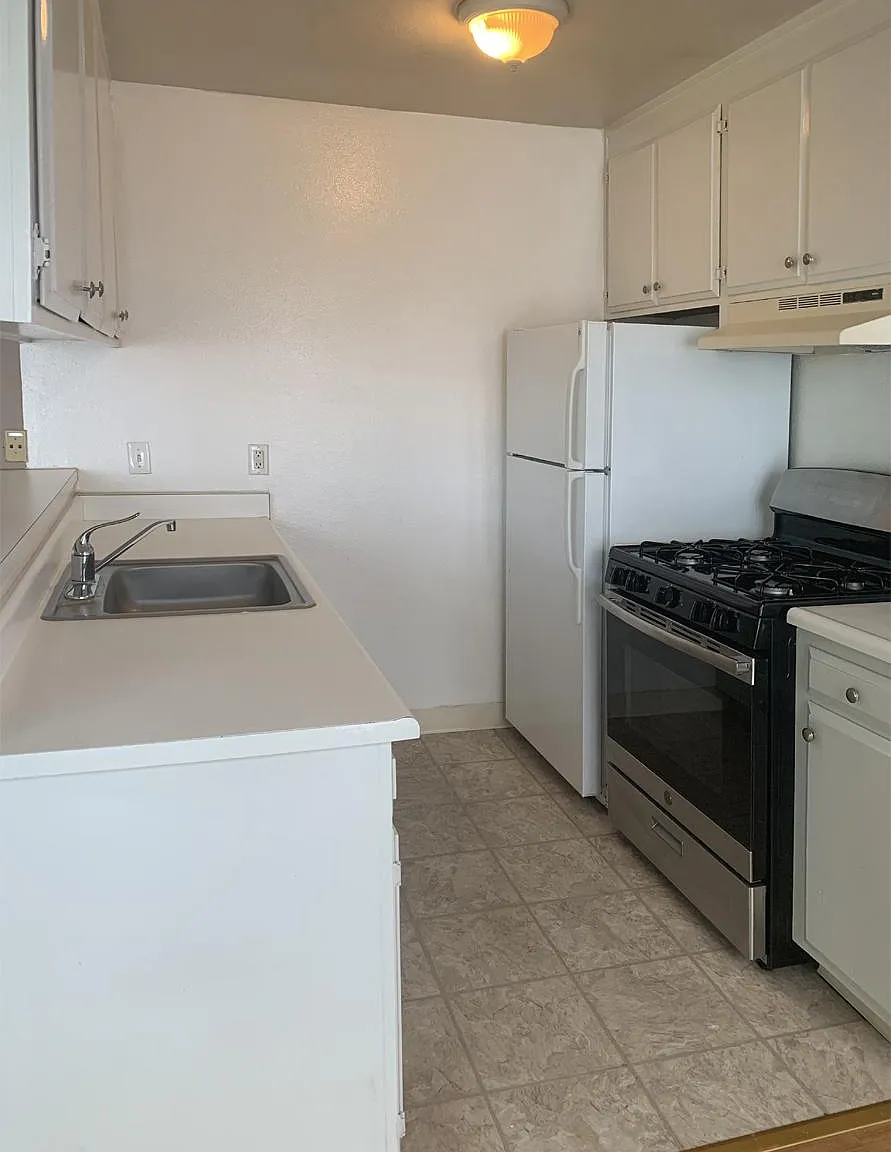 1 bed, 550 sqft, $1,525 — Photo 3