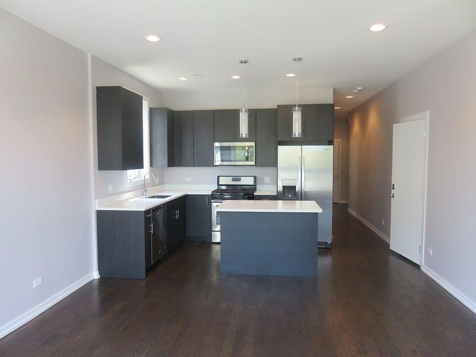 1st image of 2431 W Congress Pkwy #2Z