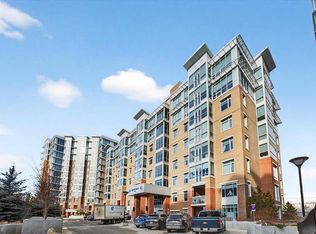 24 NE Varsity Estates Cir NW #501, Calgary, AB T3A 2X8