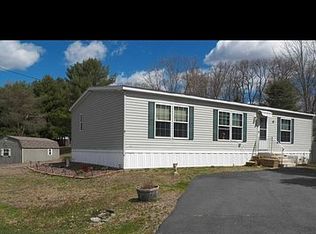 9 Harbourt Dr, Winchester, NH 03470