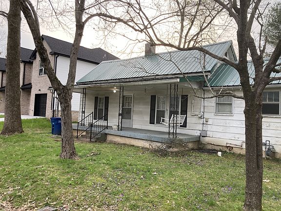 2nd image of 313 S Walnut St