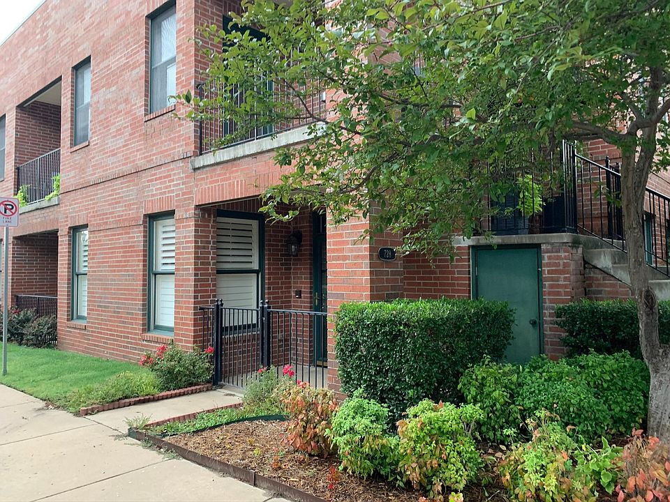 First floor townhouse. Steel frame, concrete floor in above unit with almost no sound or vibration transmitted from upstairs unit. Separate wall (do not share wall) with neighboring unit so noise from the neighbor is never an issue.