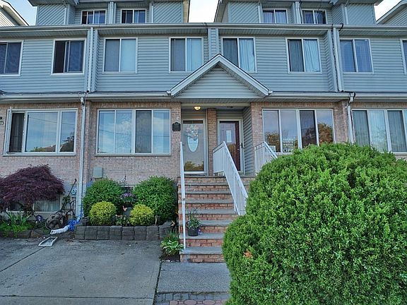 2nd image of 210 Kenilworth Ave