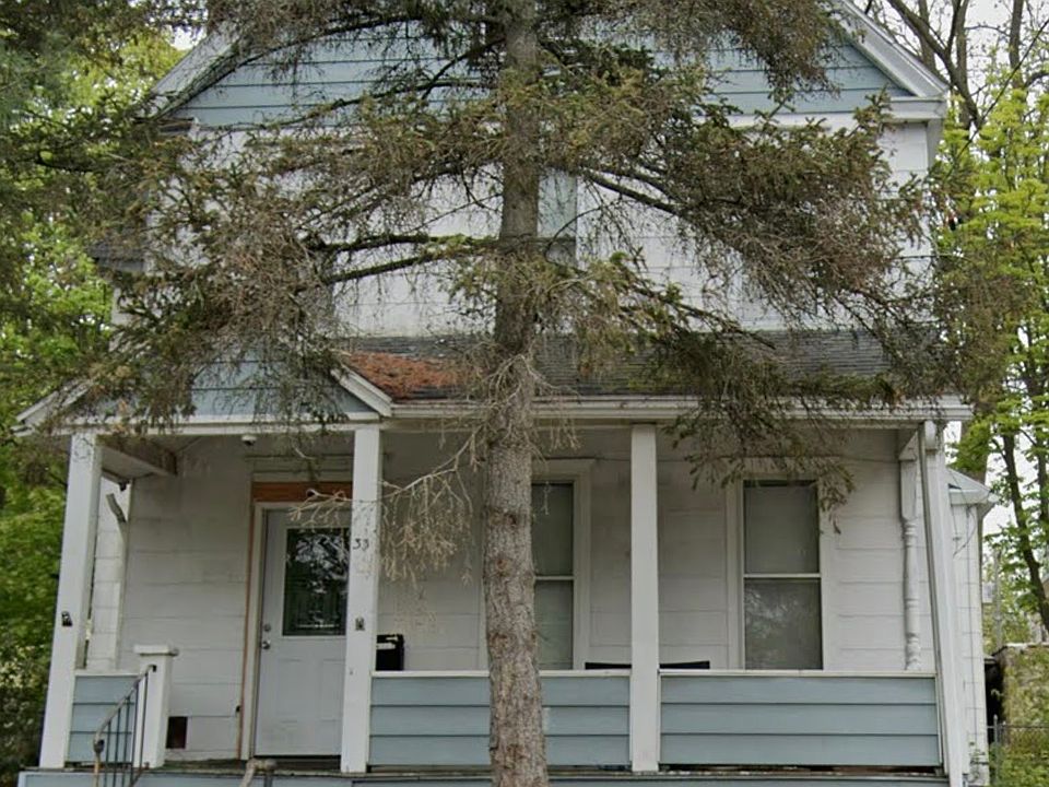 1st image of 33 Saint John Ave