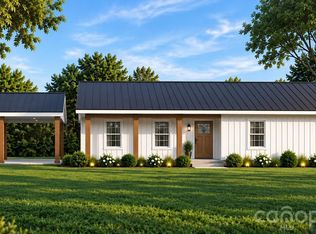 2882 Indian Hills Ave, Hickory, NC 28601