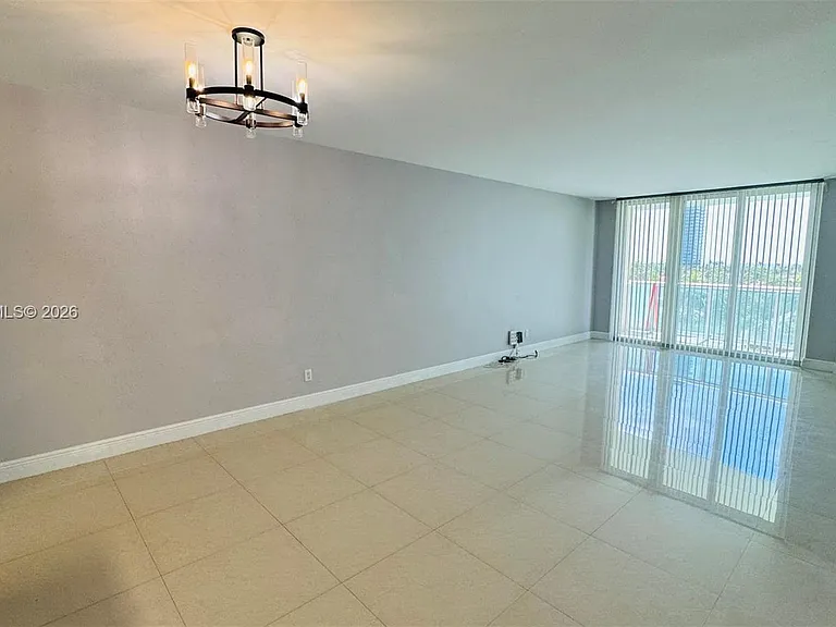 19390 Collins Ave #624 — Photo 15