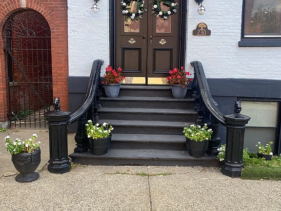 5th image of 230 3rd St #1