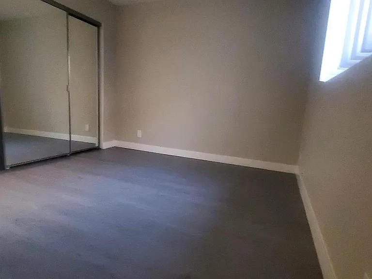1628 W 218th St #3 — Photo 31