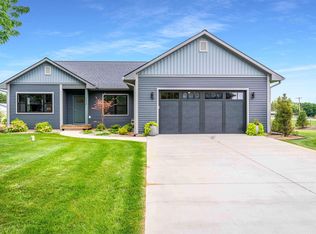 4026 Center Farm Ln, Traverse City, MI 49685