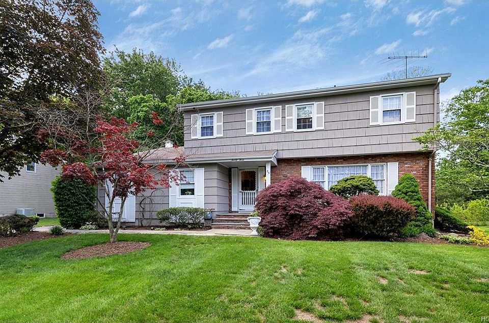 1st image of 23 Christopher Dr