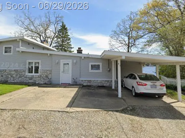 91 Crescent Ave, Lake Orion, MI 48362
