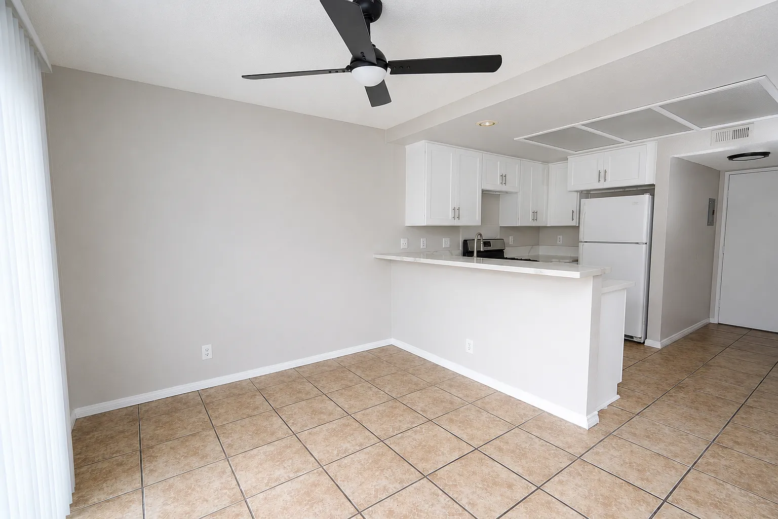 2 bed, 1.5 bath, 1082 sqft, $2,525 — Photo 4