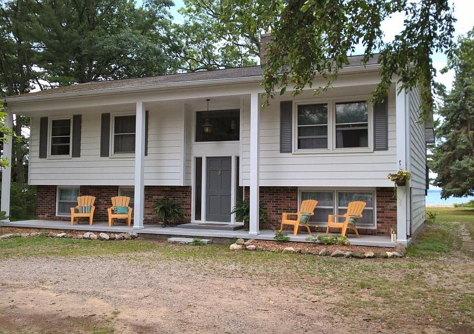 6809 Deepwater Point