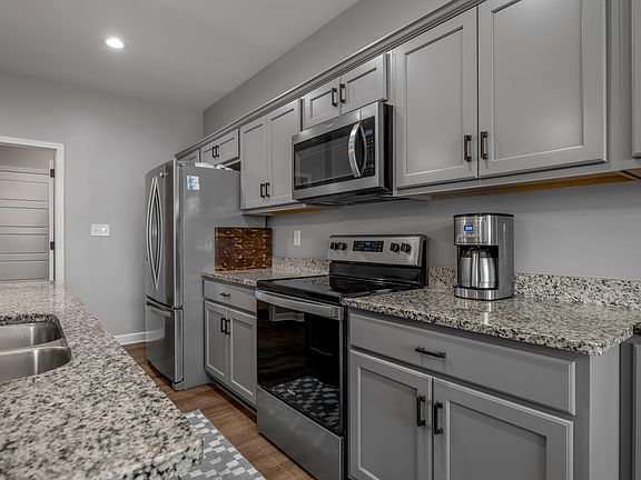 4th image of 103 Brittany Ln