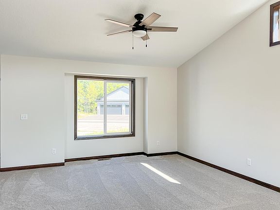 5th image of 4688 9th St NE