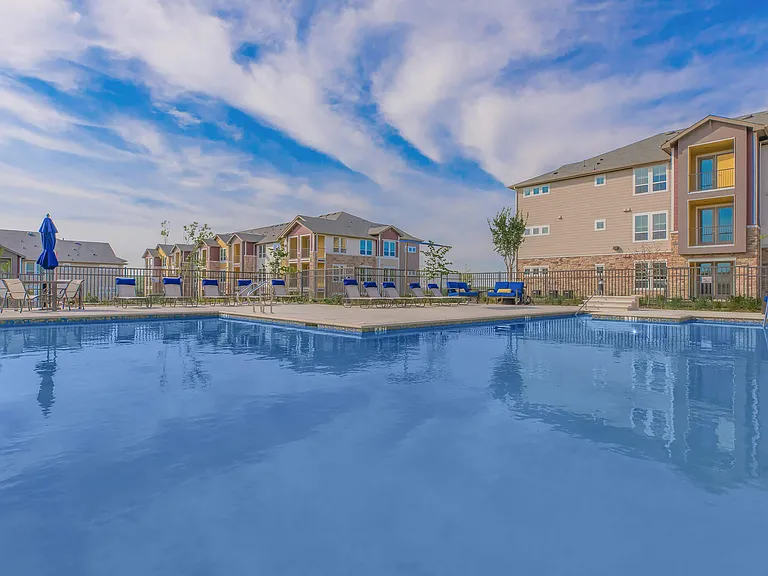 McKinney Falls Apartments — Photo 7
