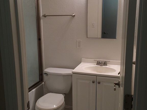 5th image of 1214 Bell St APT 3