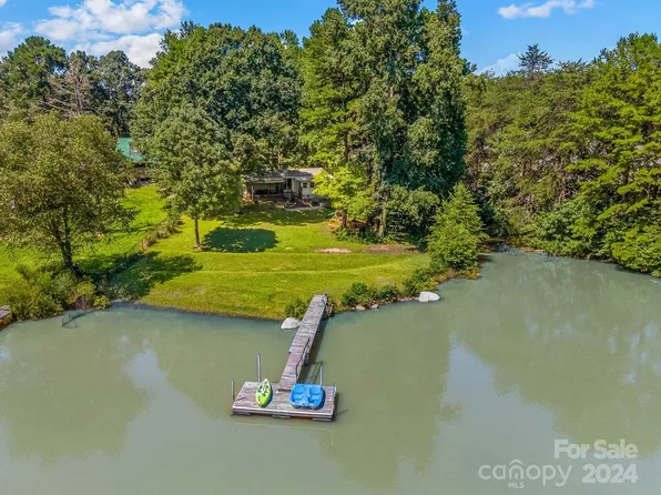 6819 Navajo Trl, Sherrills Ford, NC 28673