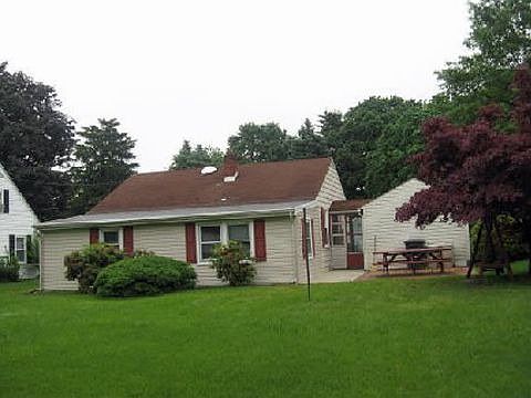 2nd image of 548 Chelsea Ln