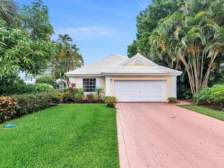 9358 Heathridge Dr — Photo 25