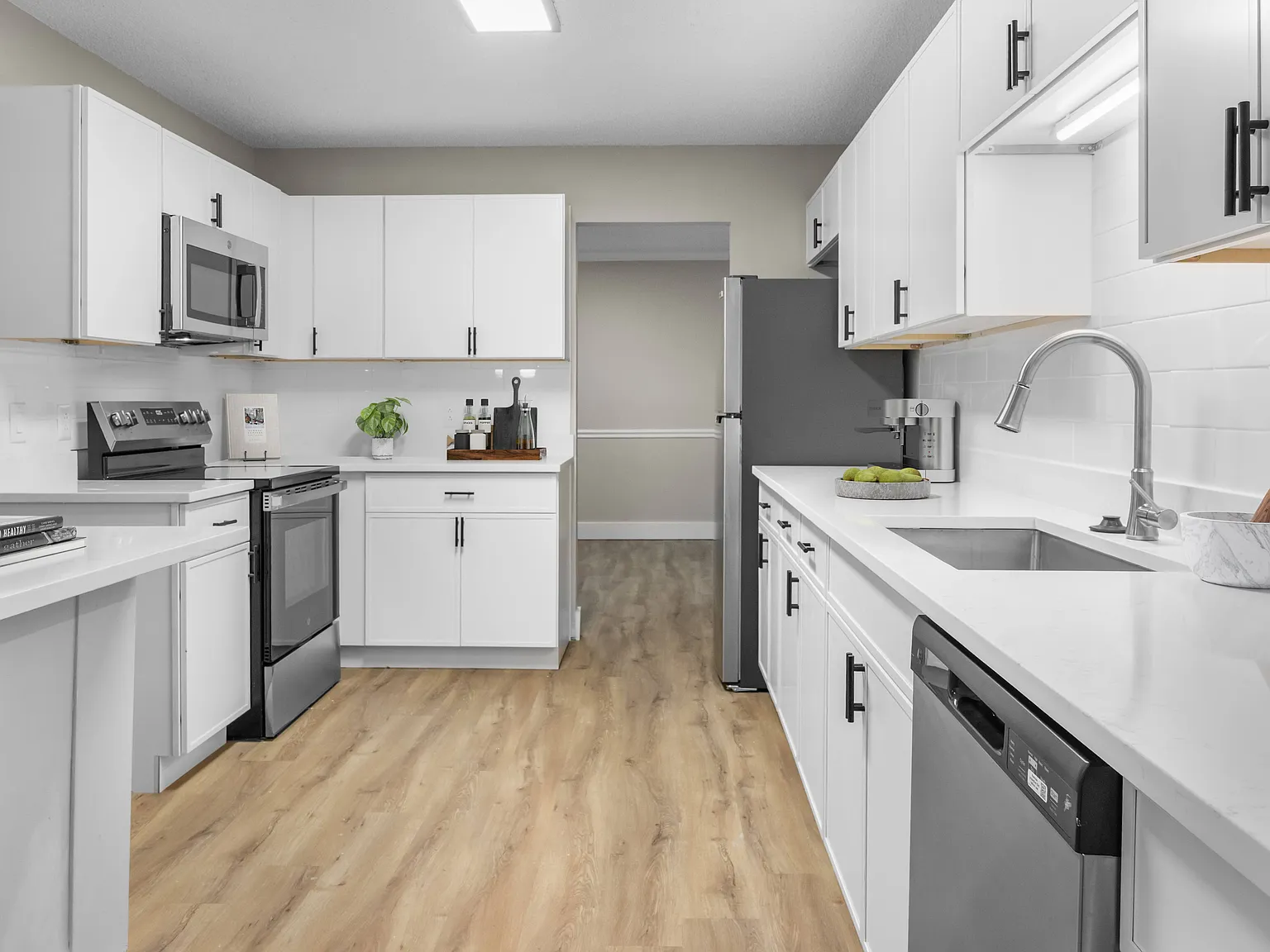 Riverchase Landing Apartments — Photo 1
