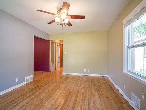 3rd image of 227 W Van Norman Ave