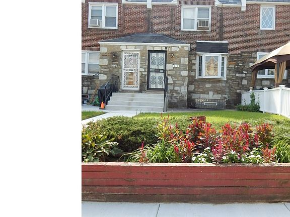 2nd image of 212 E Walnut Park Dr