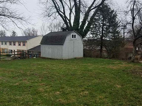 3rd image of 7128 Manderlay Dr