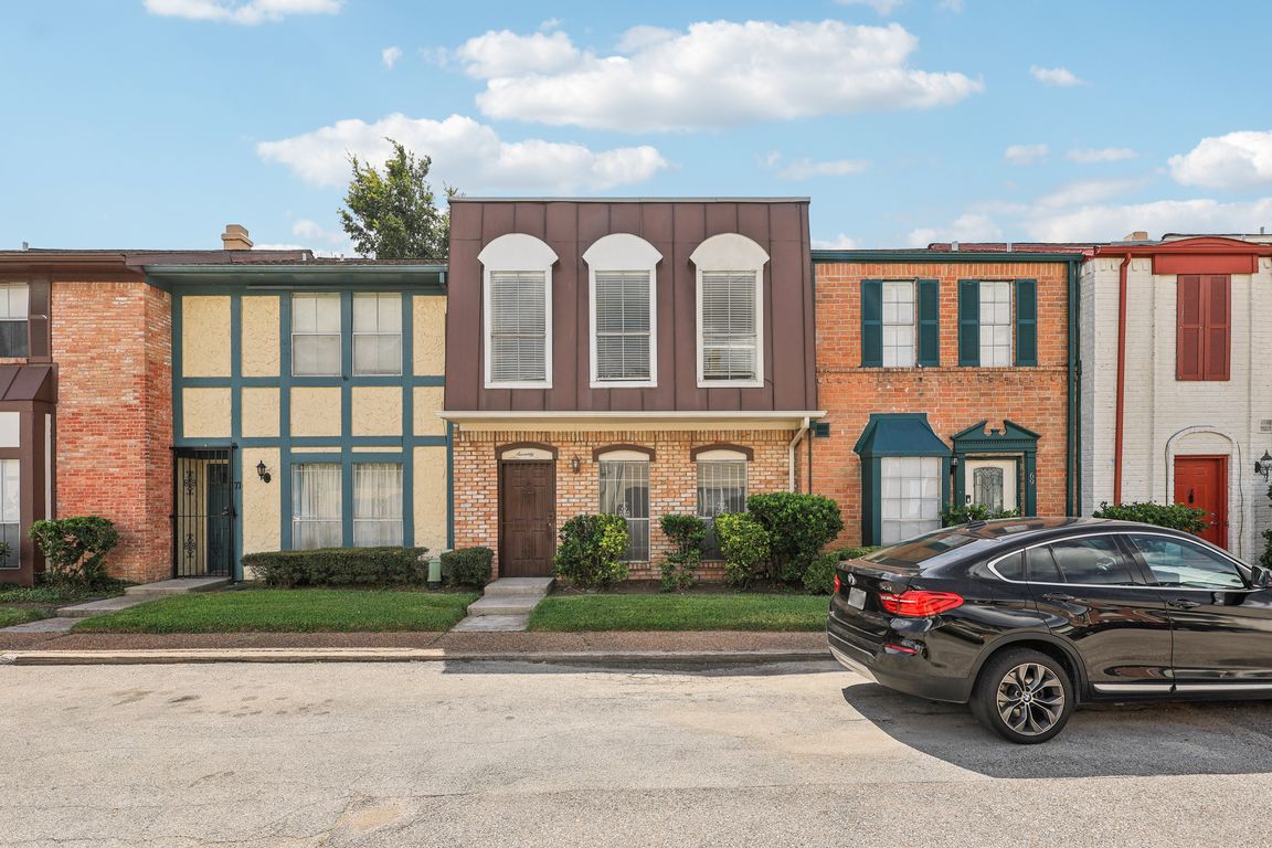 Creekbend Dr 70-S2509-001.jpg