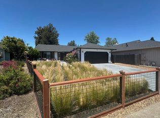 919 W Starburst Ct, Windsor, CA 95492