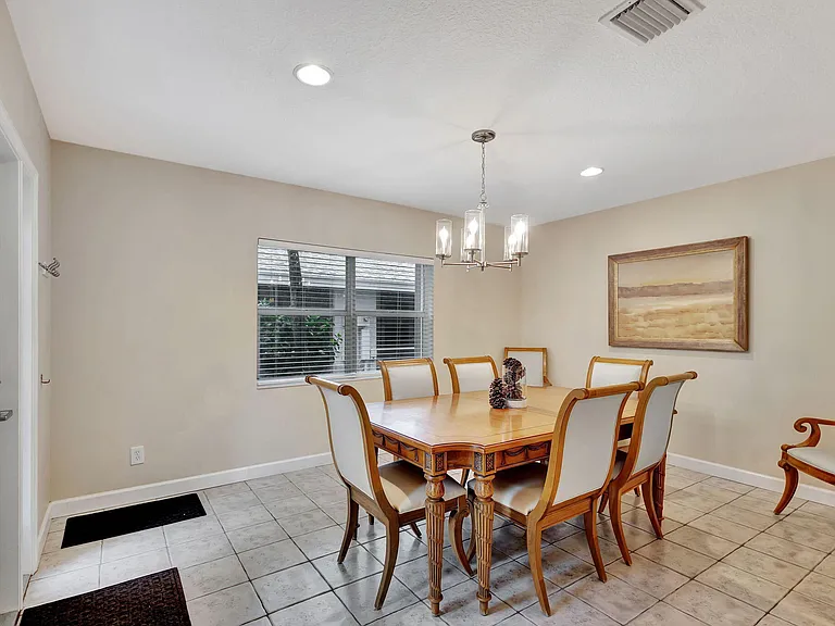 13814 Yarmouth Dr — Photo 18