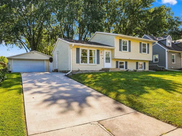1933 Castle St, Waterloo, IA 50701