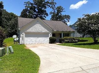 1615 Stoneshire Ct, Winston Salem, NC 27103