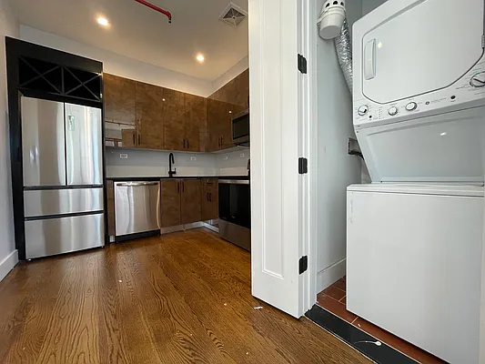 Rented by Yup Realty LLC | media 6