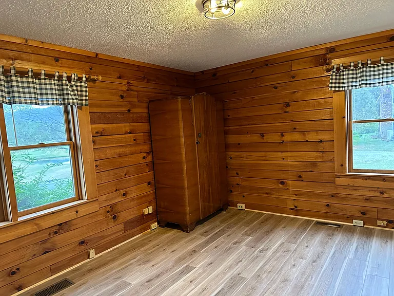 107 Raleigh Dr — Photo 12