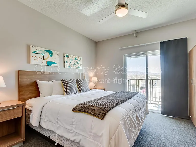 950 4th St NW #203 — Photo 17