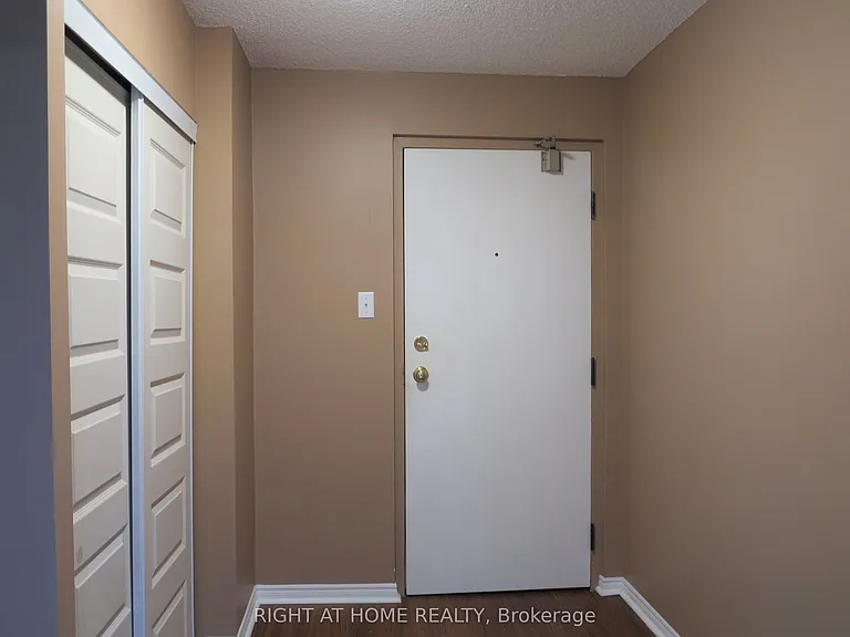 570 Proudfoot Ln #509 — Photo 2