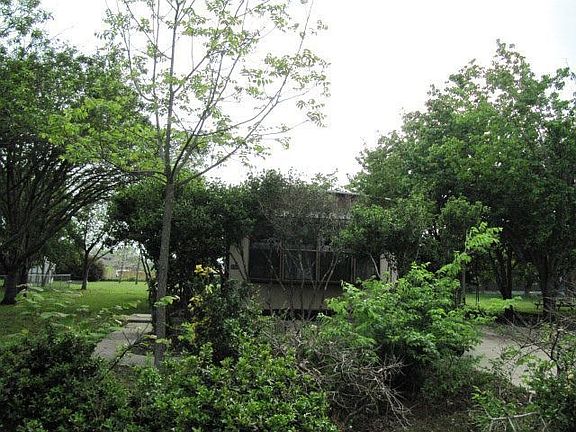 2nd image of 938 Hueco Dr