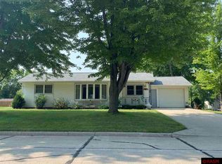 836 3rd St SW, Wells, MN 56097