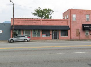 208 N 3rd Ave, Chatsworth, GA 30705
