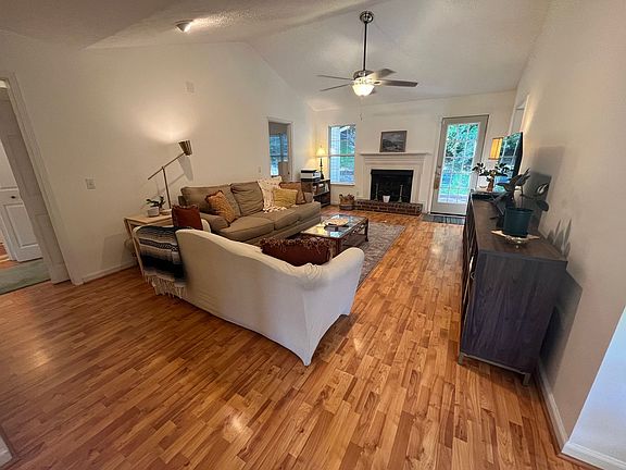 3rd image of 2701 Airwood Dr