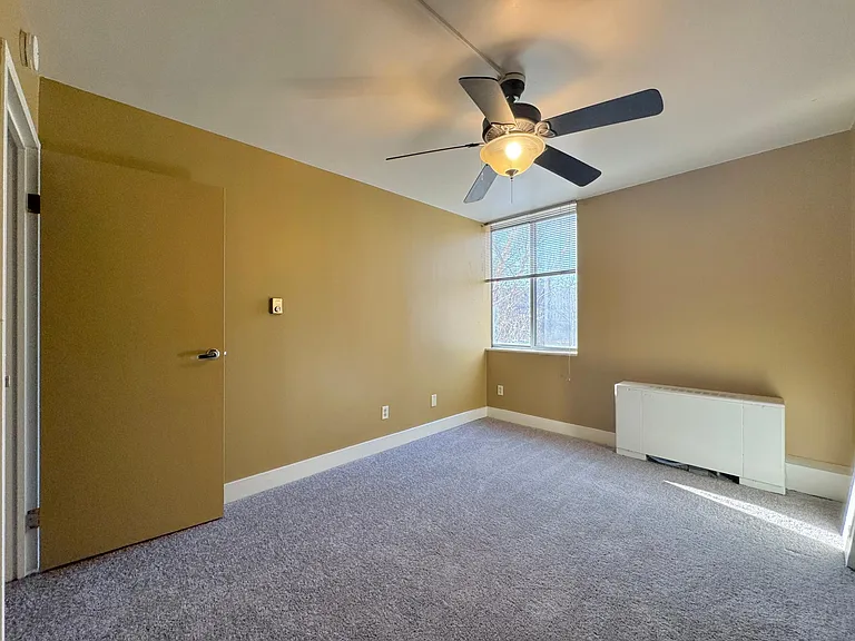 600 E 8th St #3T — Photo 12
