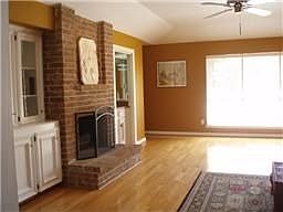 3rd image of 15807 Lakedale Dr