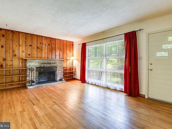 2nd image of 80 Bay Park Way