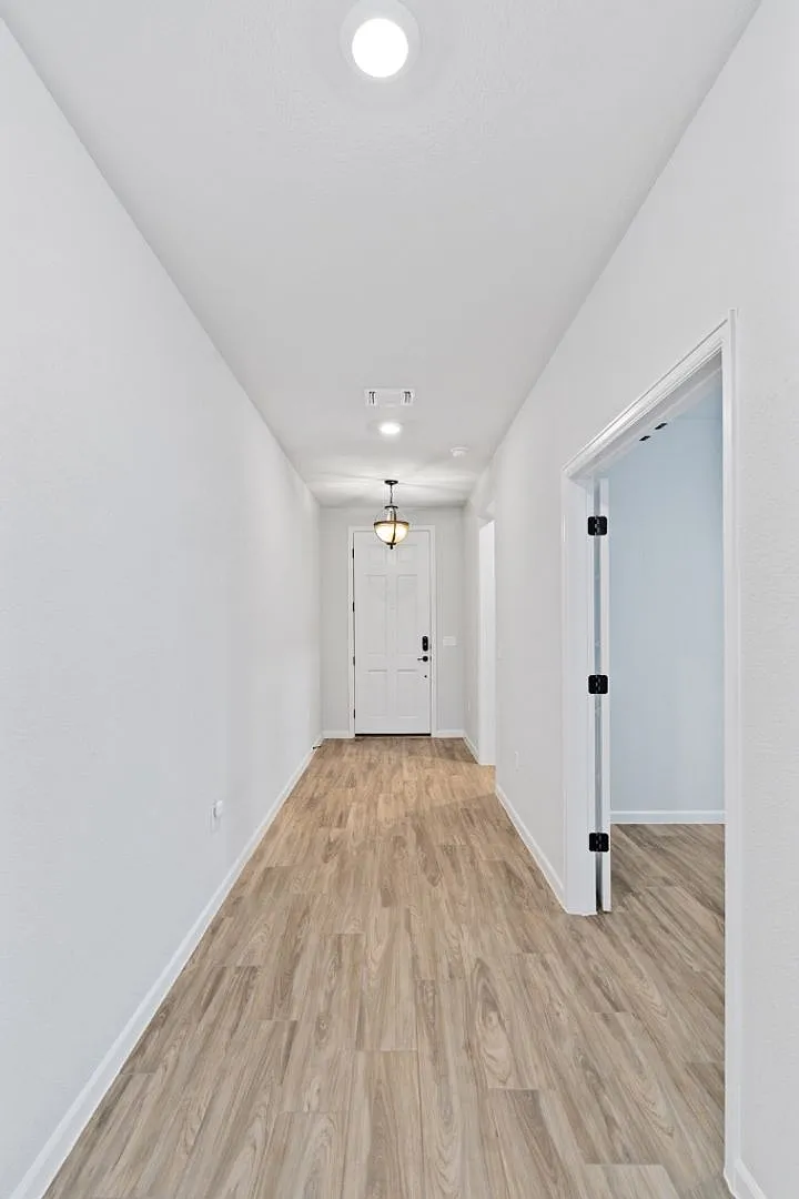Easton Park Custom Home for Rent! — Photo 4