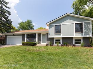 900 Pheasant Ridge Dr, Lake Zurich, IL 60047