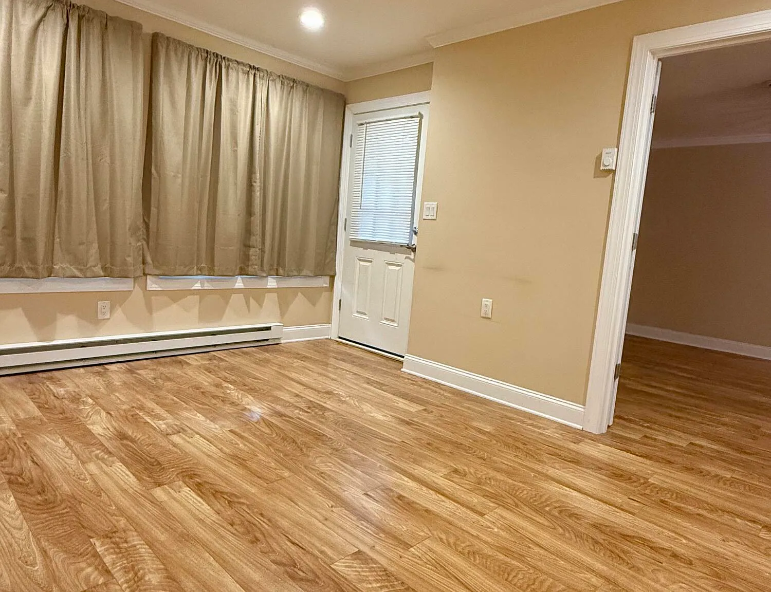 2 bed, 964 sqft, $2,100 — Photo 2